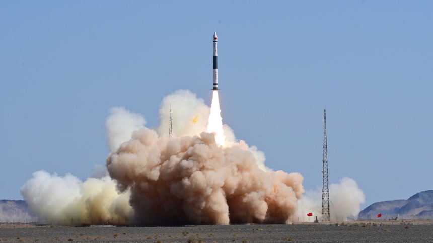 Китай успешно изпита космическа ракета за многократна употреба