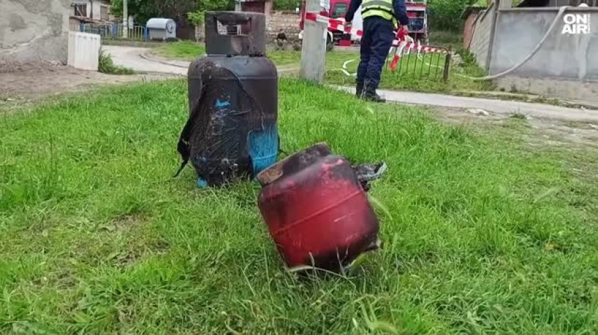 Детето, пострадало тежко при взрива в Хасково, е 7-годишно, карат го към Пловдив 