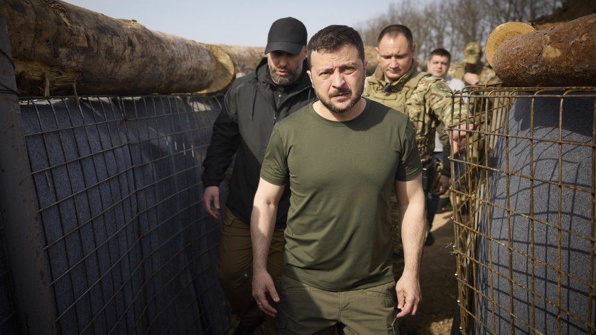 Зеленски подписа промени за военната мобилизация, изкарват на фронта затворници