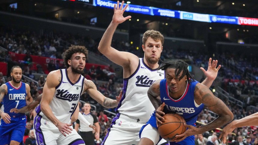 Везенков се завърна в игра при загуба за "Сакраменто Кингс"