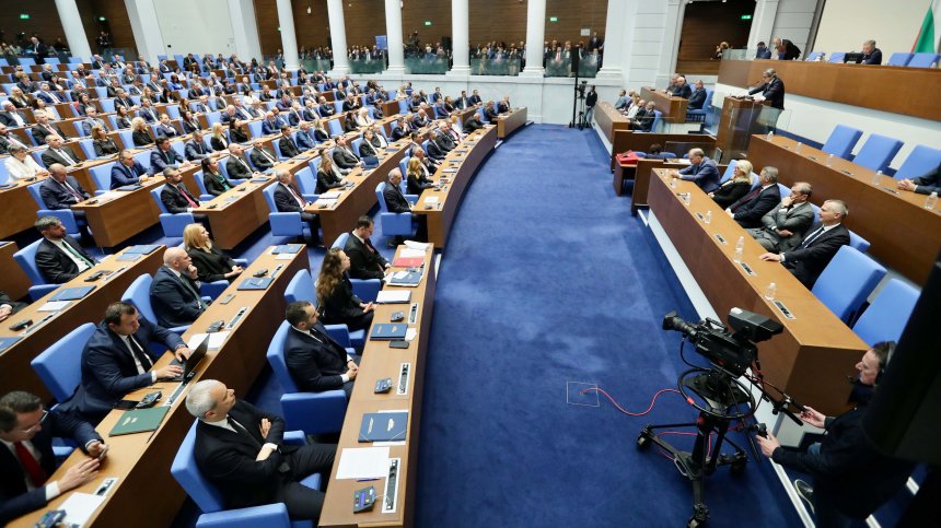 Новите правила за вота: Парламентът прие промените в Изборния кодекс след остри дебати