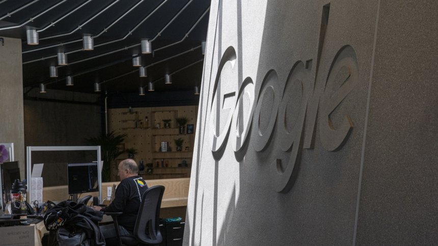 Самолети на Google ще летят над България, актуализират базата данни на компанията