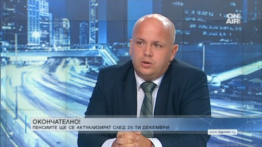 Симов: Спасителите не вършат работа, телевизионните образи&nbsp;изгасват в политиката