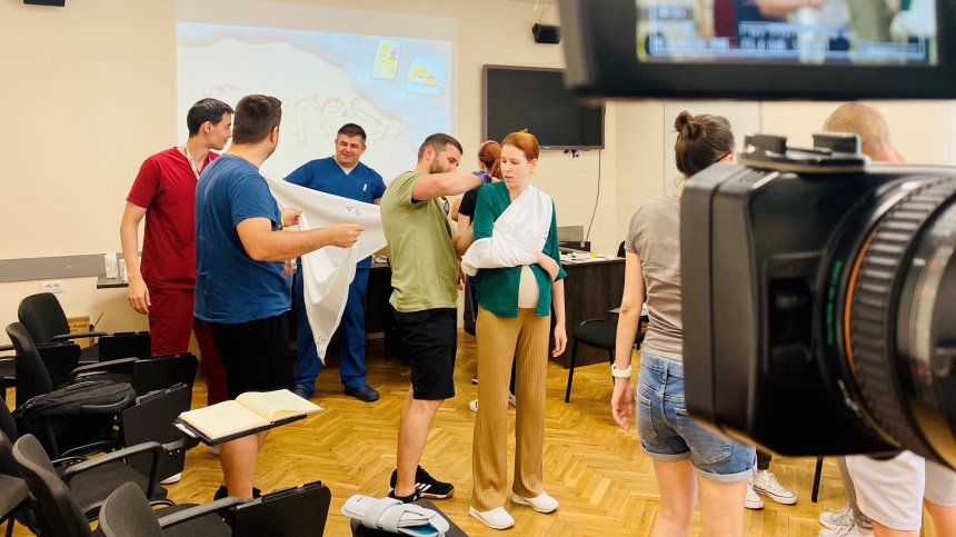 Специалисти в "Пирогов" учат родители да оказват първа помощ на децата си