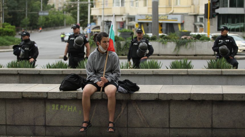 Какво е политическото бъдеще на страната?