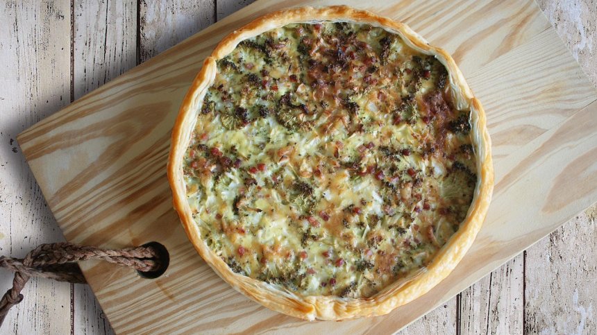 Пай с пилешко месо и зеленчуци