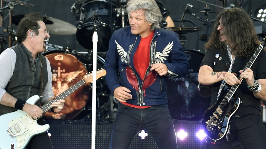 Почина съоснователят на групата Bon Jovi Алек Джон Сач