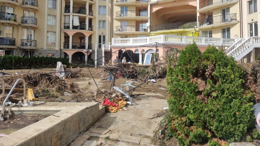 Кметът на Несебър отмени бедственото положение в Елените