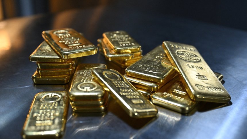 Злато на боклука: Мъж изхвърли 20 кюлчета по погрешка