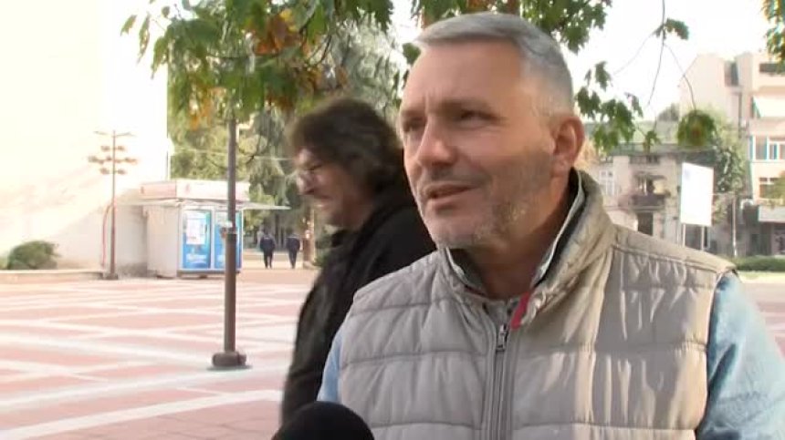 Отровното трио на обиколка из страната, за да консолидира протестите