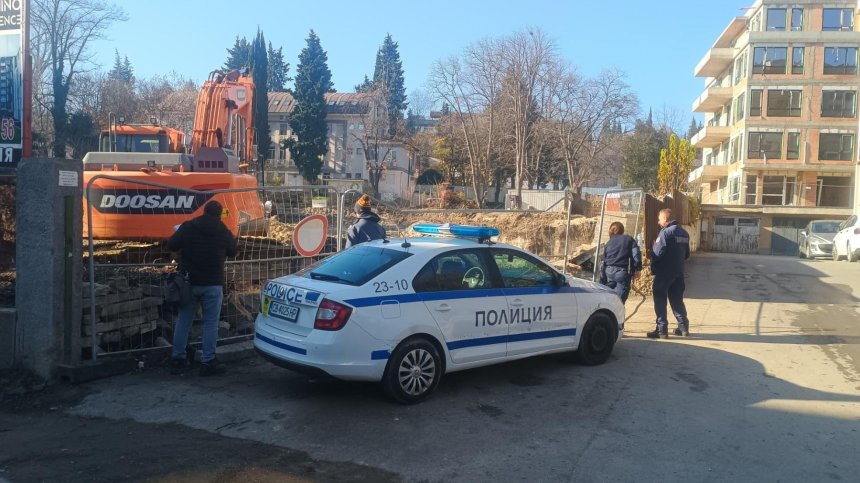 Работник загина след срутване на земна маса на строеж в Стара Загора