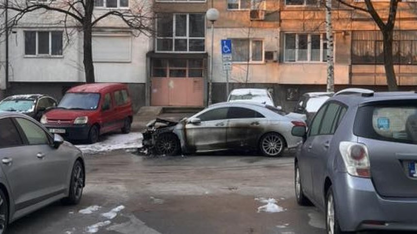 Запалиха кола в "Люлин" след неправилно паркиране (+СНИМКИ)