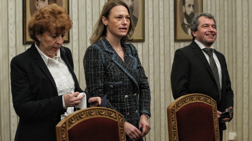 Министрите на ИТН напуснаха, наследниците им стават ясни след гласуването на бюджета
