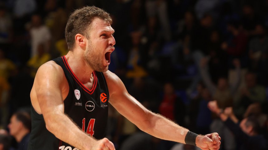 Александър Везенков за пореден път се доказа като №1 в Евролигата