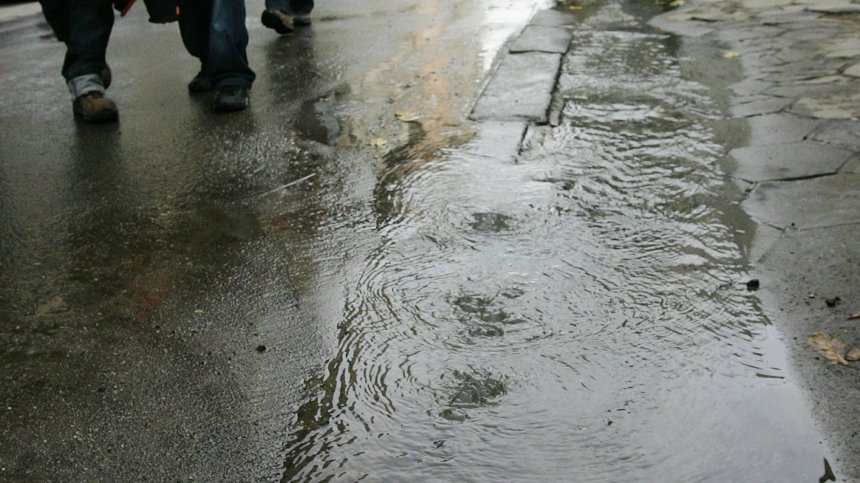 България губи над 60% от водата си: AI може да търси течове