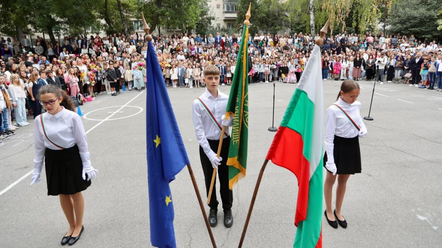 На добър час: Откриването на новата учебна година в СНИМКИ