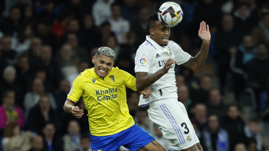 "Реал" (М) удари "Кадис" и се доближи на 2 точки от "Барса"