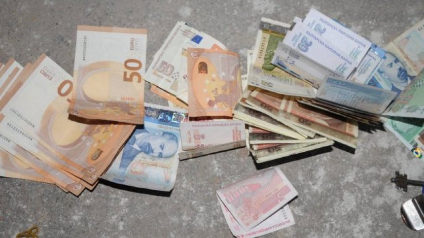 Организирана престъпна група за изнудване и принуда чрез заплахи отива на съд