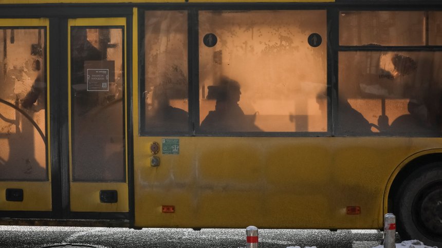 Без ток, без вода и при -19&deg;: Киев се бори с руските удари с помощта на "Влаковете на непобедимостта"