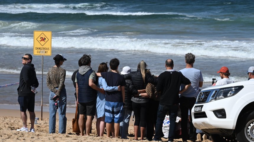 Смъртоносно нападение на акула: Сърфист почина от раните си на плаж в Сидни