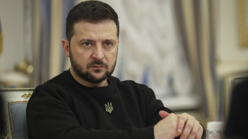 Зеленски: Битката за Соледар продължава, благодаря на украинските военни