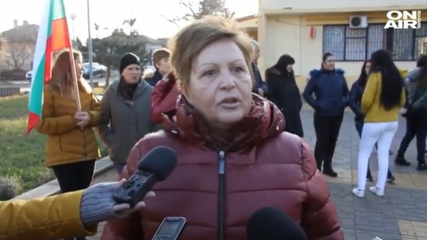 На хората от Кардам им писна, блокираха международния път до Румъния