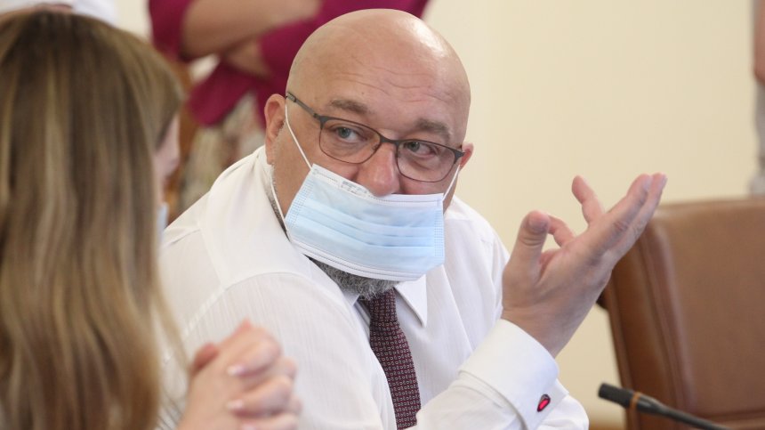 Кралев: Не се ли спазват мерките на мача, затваряме стадионите