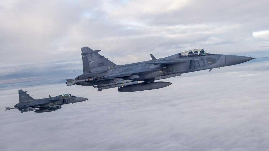 Пилоти от Украйна тестват Gripen-и. Швеция: Не изключваме изпращането на изтребители