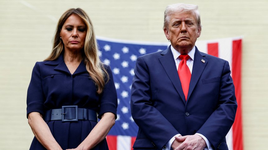 Увисване на устата на Доналд Тръмп породи слухове за инсулт (+СНИМКИ)