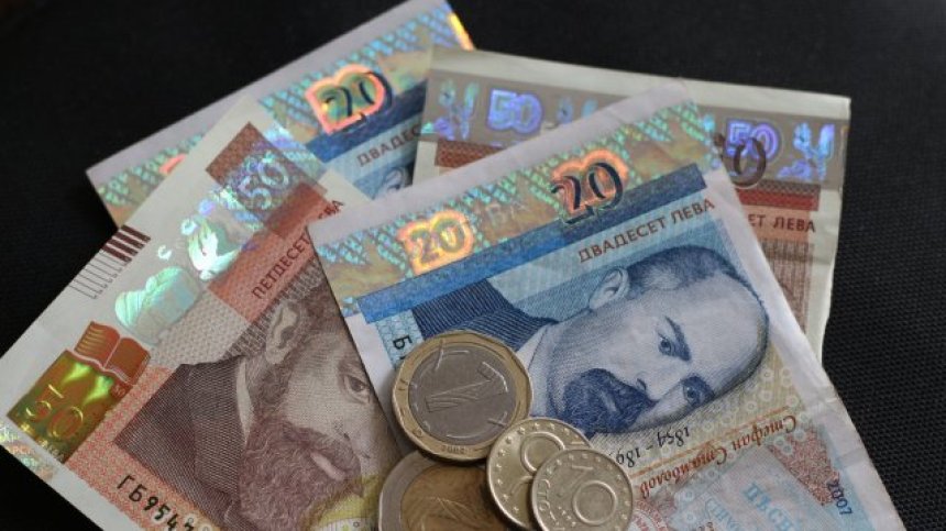 Българинът тегли по-малко кредити, но за по-големи суми