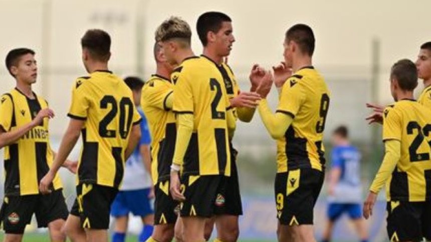 "Ботев" (Пд) до 18 елиминира тима на "Спартак" (Плевен) за Купата на БФС