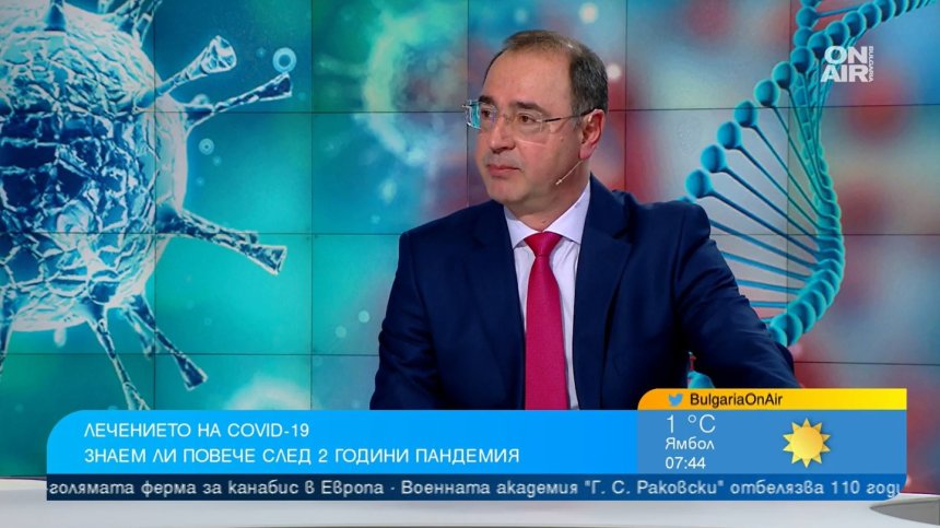 Проф. Попов: Целенасочено се оставя да се заразят повече хора, за да има стаден имунитет