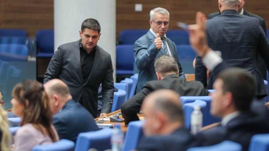 ПП-ДБ и МЕЧ внасят вота на недоверие срещу кабинета "Желязков" през септември