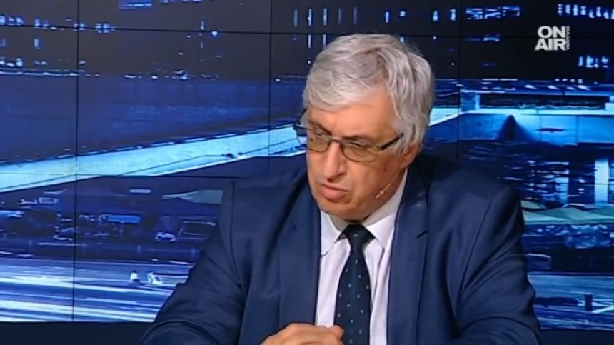 Възможно е новият бюджет да остави семейства без детски надбавки