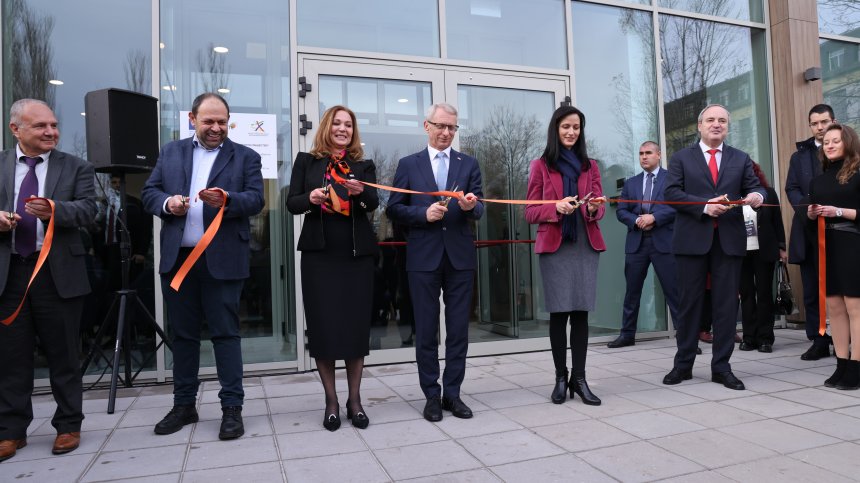 Денков: В България има водещи световни центрове на наука