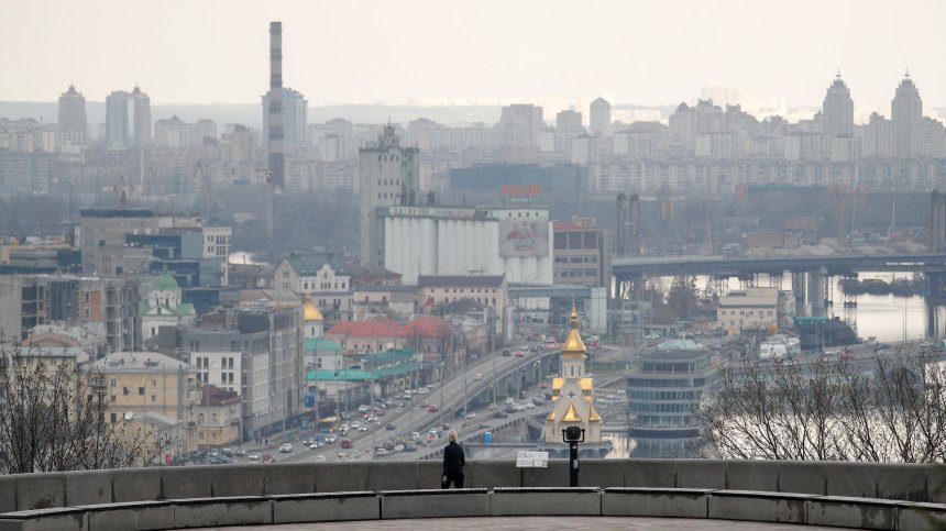 Киев забрани руския език в културата, но без санкции за нарушения