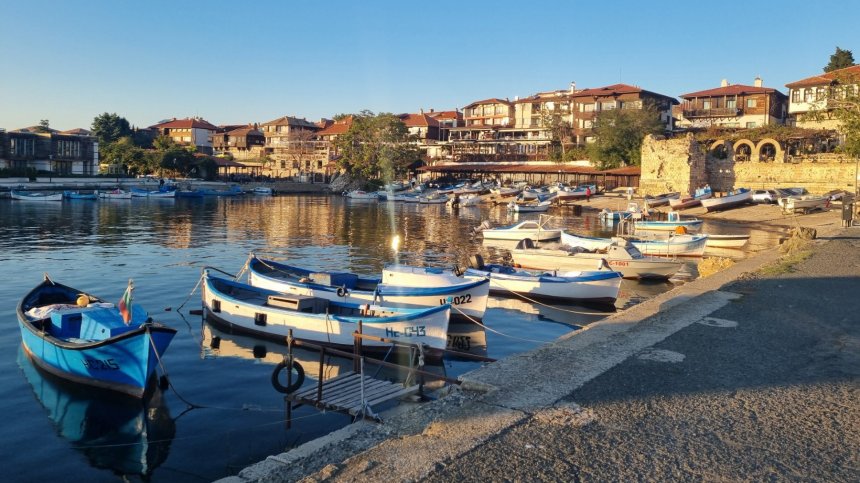 Четирима души бедстваха в лодка край Несебър