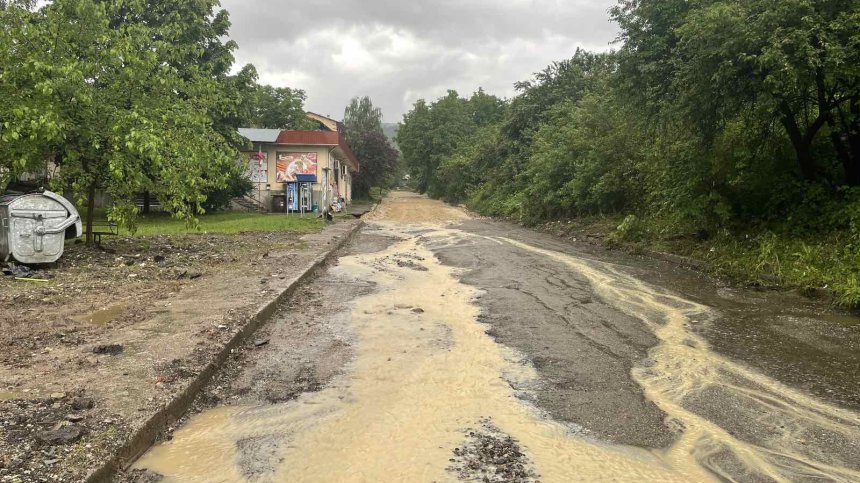 Залети пътища, наводнени къщи: Воден апокалипсис в Северозападна България