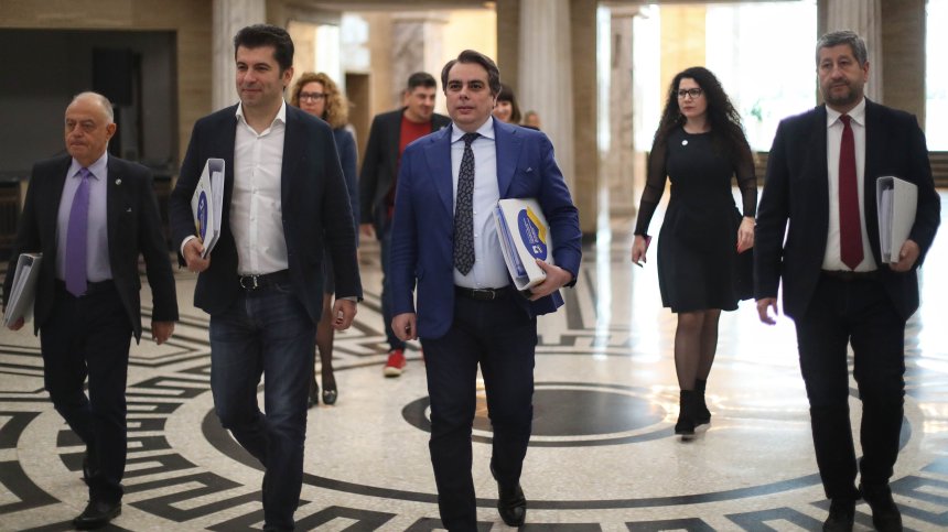 Кирил Петков, Асен Василев, Христо Иванов и Атанас Атанасов подадоха документи за вота