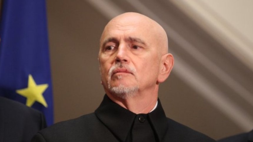 Събев: Филмът с няколко послушни транспортни фирми на "държавна хранилка"&nbsp;приключи