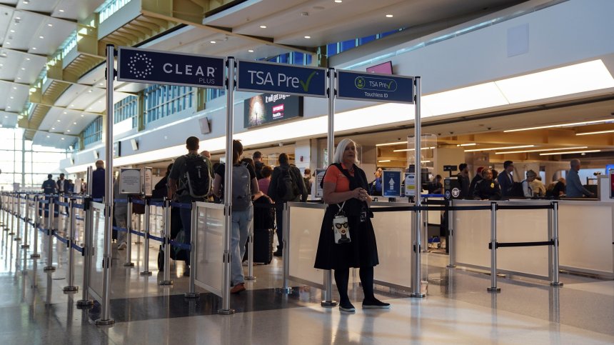 Бомбена заплаха внесе смут на летище във Вашингтон