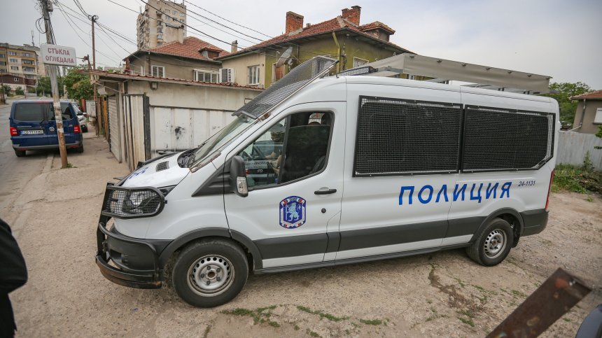 Четирима от Петрич отвлякоха и пребиха мъж, той избягал и скочил в язовир