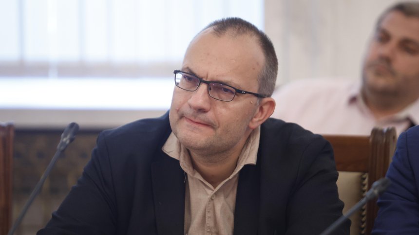 Спор за миналото: Закриването на Комисията по досиетата предизвика политически реакции