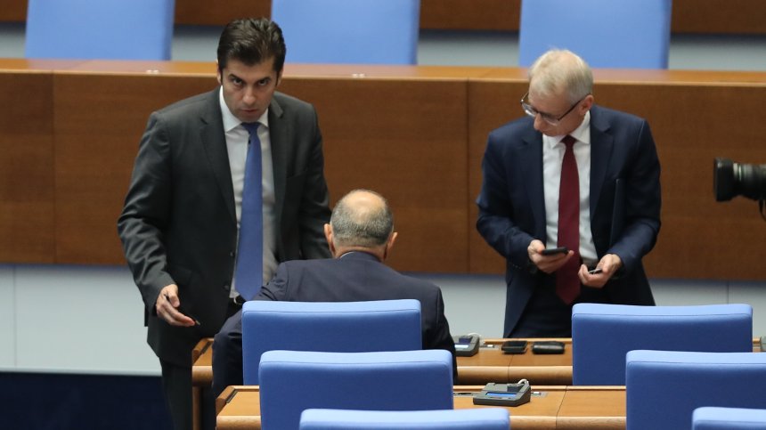 Ваканцията на депутатите приключи, Радев започва връчването на мандатите