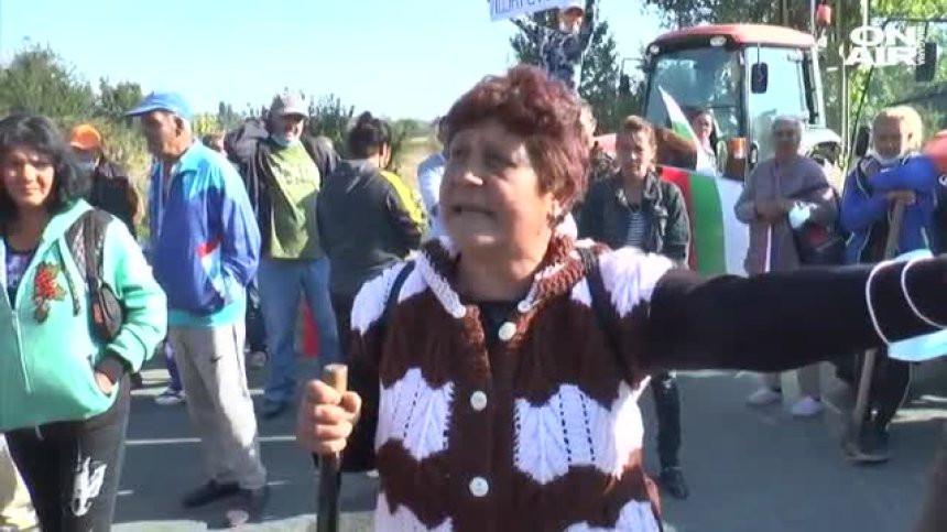 Винопроизводители блокираха Е-79: Не си заслужава да берем грозде за 10 ст.