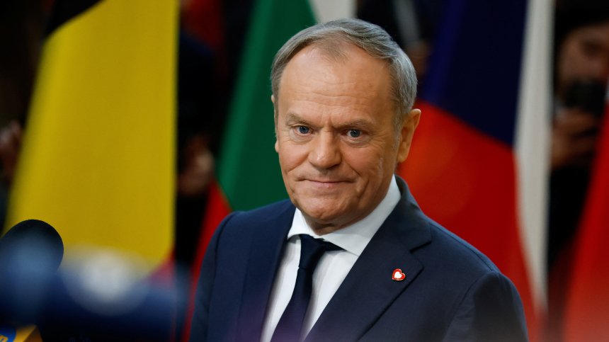 Полша готви мъжете за война, Туск вдига числеността на армията