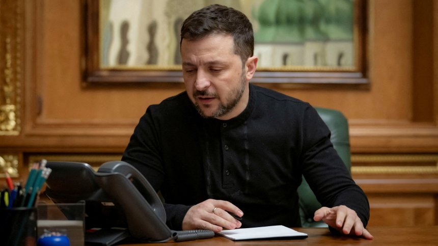 Володимир Зеленски губи поста си, мирът с Русия може да отнеме години