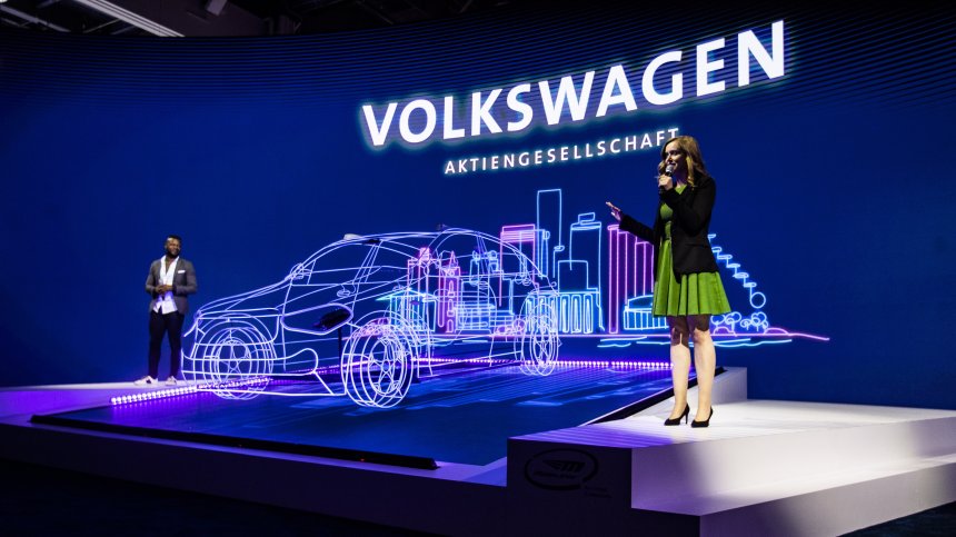 Volkswagen е длъжен да изпревари Tesla, смята изпълнителният директор Херберт Дийс