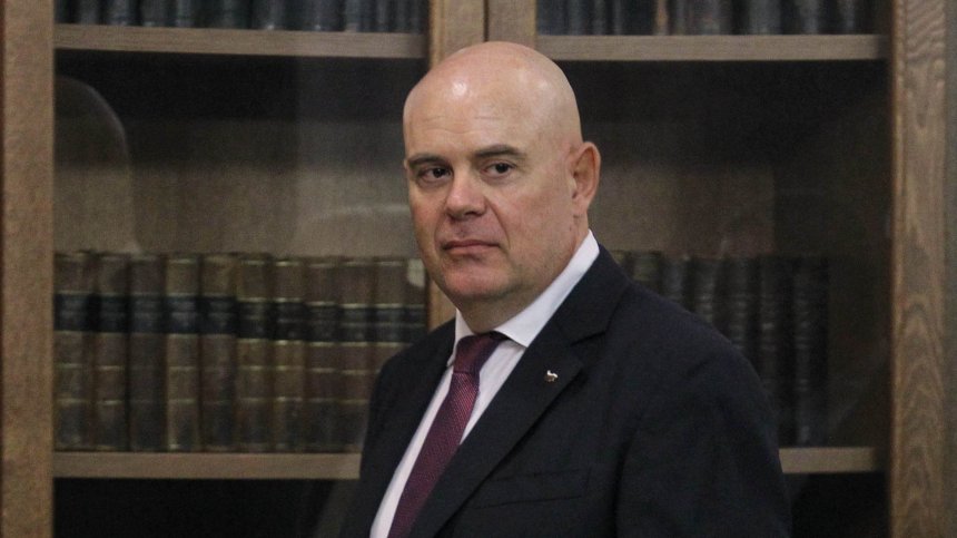 Гешев категоричен: Нямам данни, че границата ни се минава срещу 50 евро