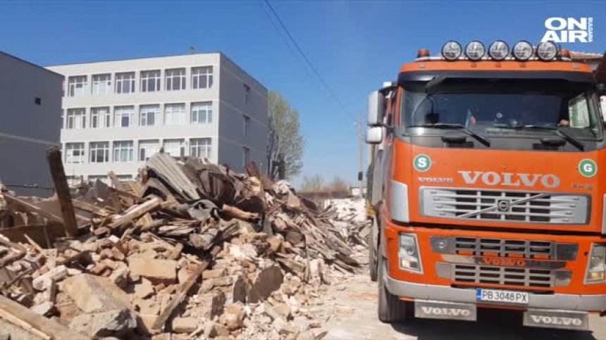 Събарят незаконни постройки в пловдивската "Шекер махала"